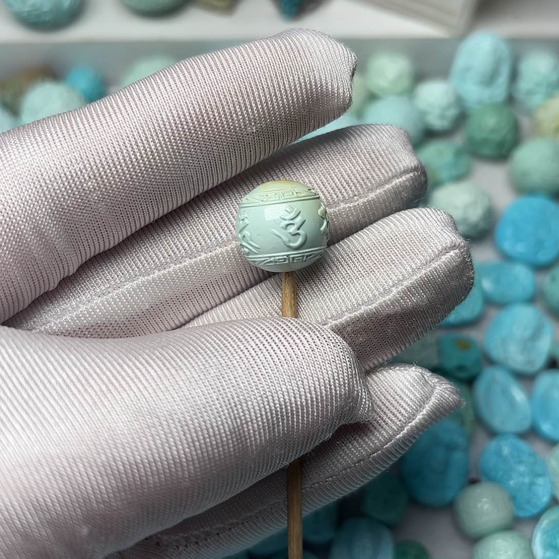 绿松石雕刻件未镶嵌