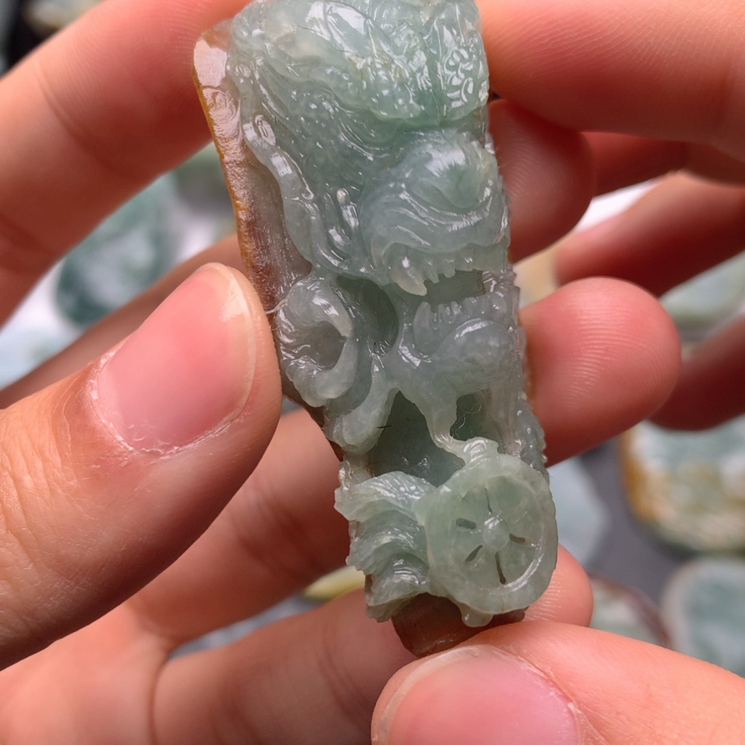 定制翡翠未镶嵌在***疯翡翠