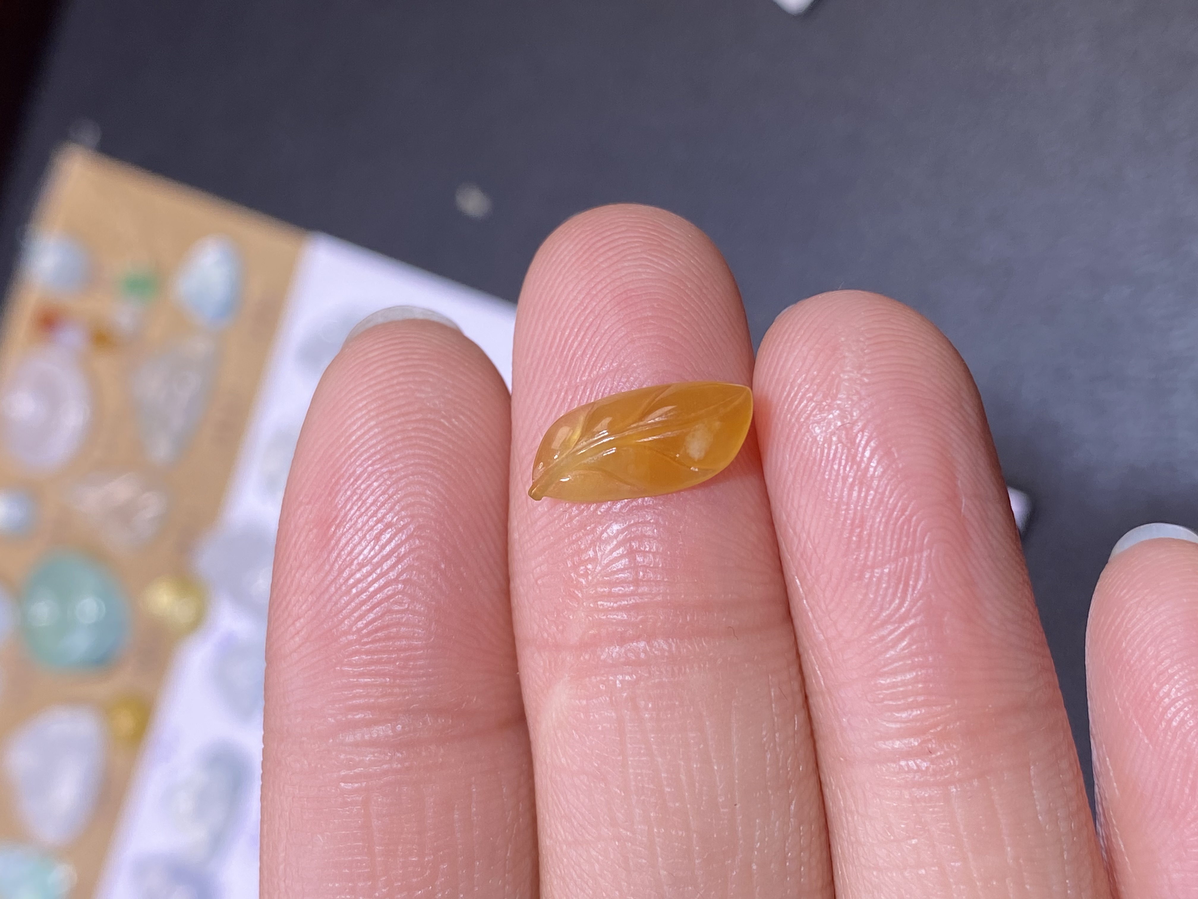 翡翠A货冰黄叶子