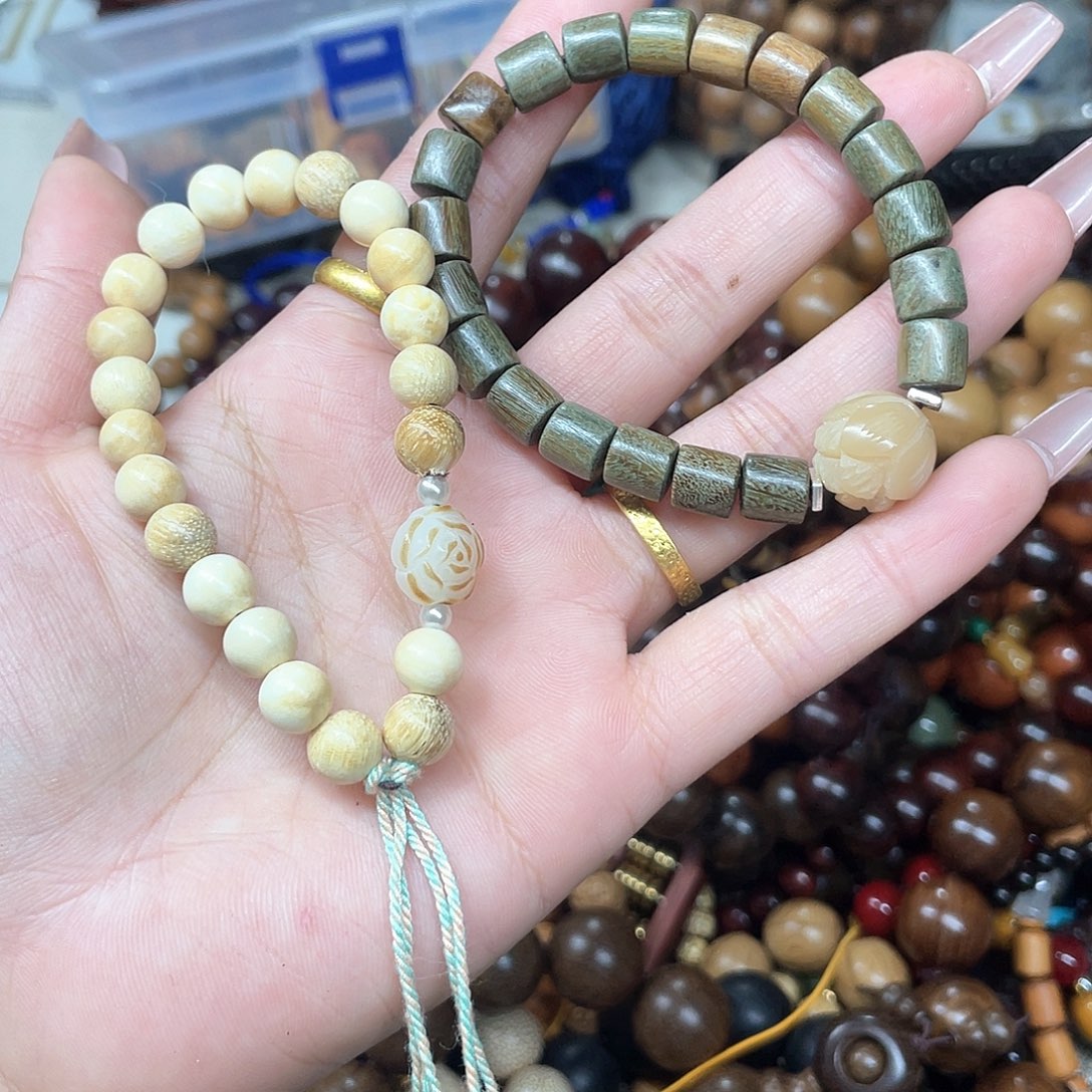 维腊木（绿檀）无事牌