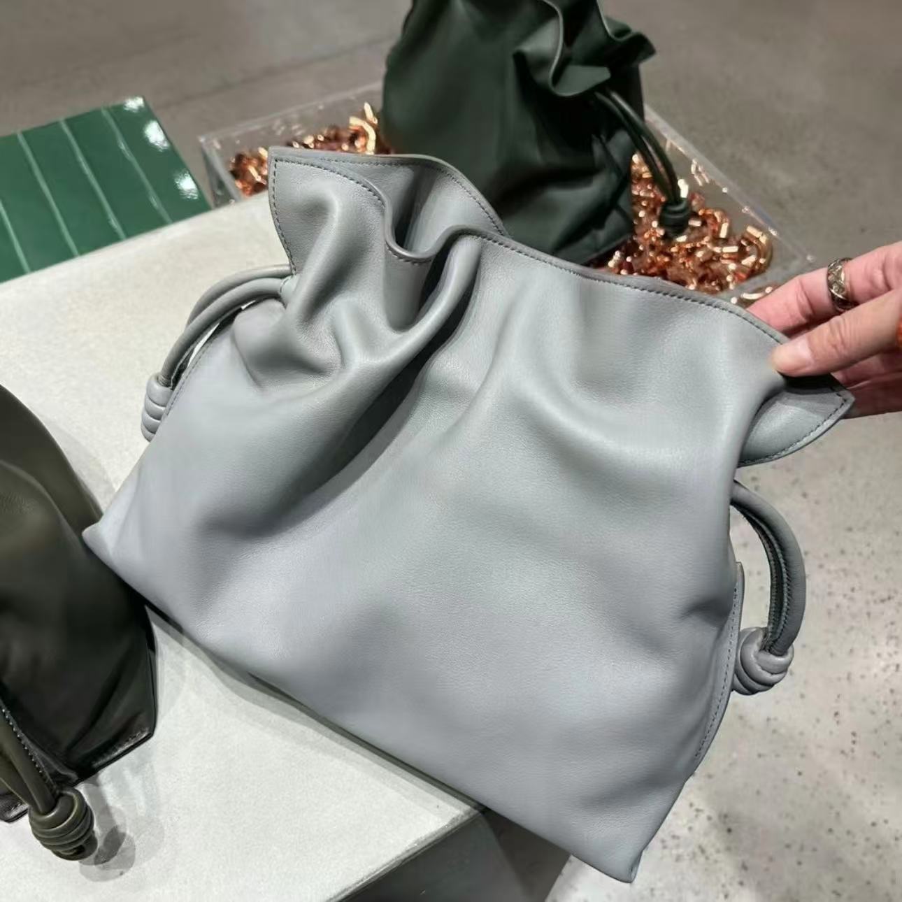 LOEWE/罗意威 单肩包 灰色中号福袋 mx9144/2512