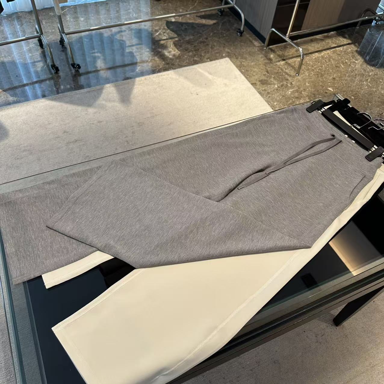 极简抽绳垂感休闲阔腿裤 J000157