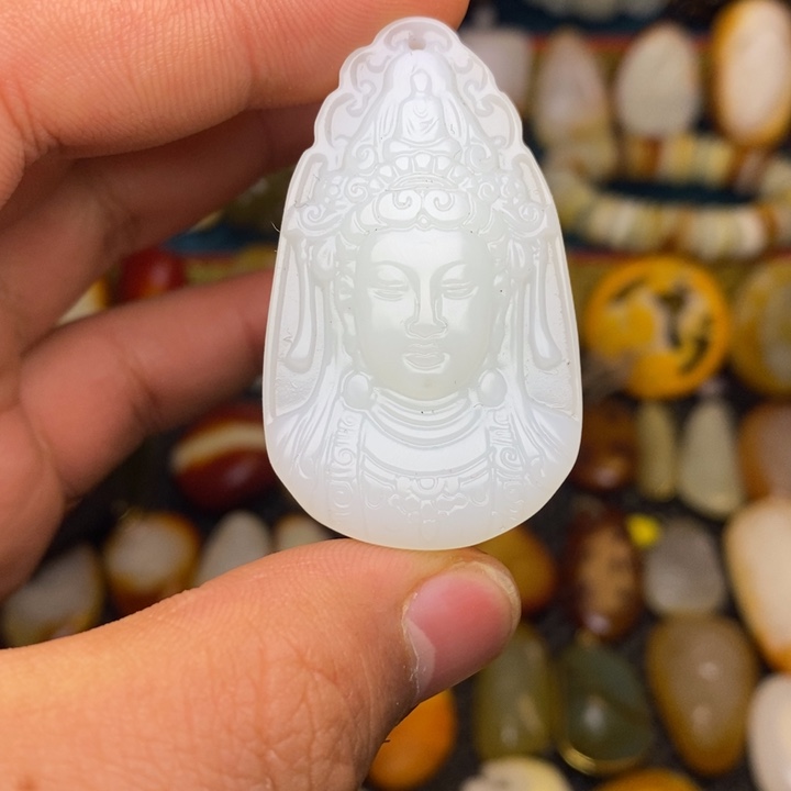 和田玉未镶嵌吊坠(赠链)