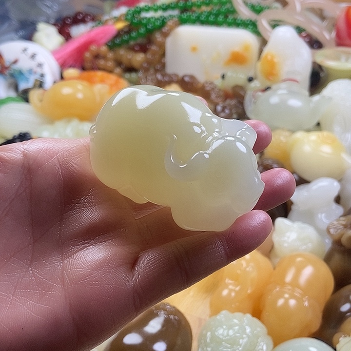 完全开放手把件牛