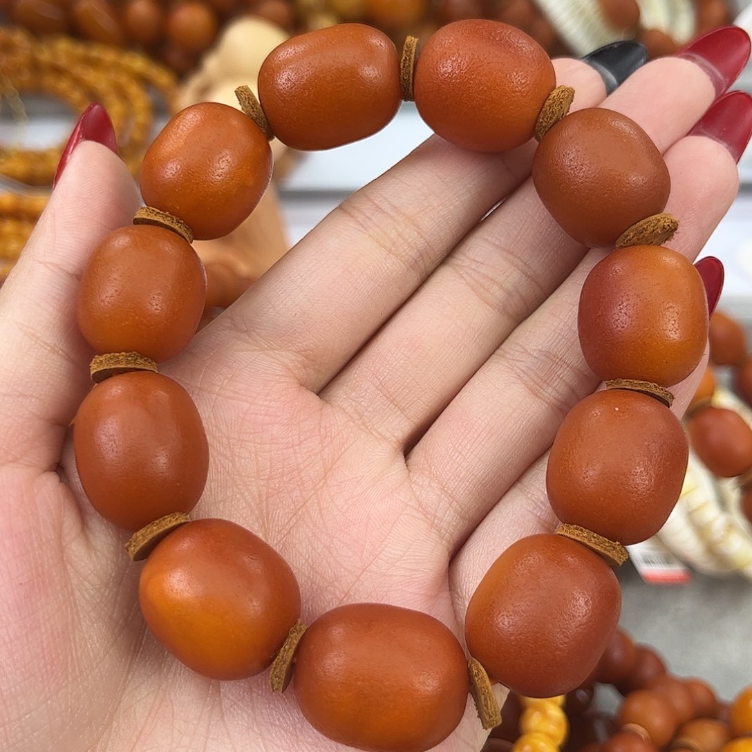 琥珀颈饰未镶嵌蜜蜡