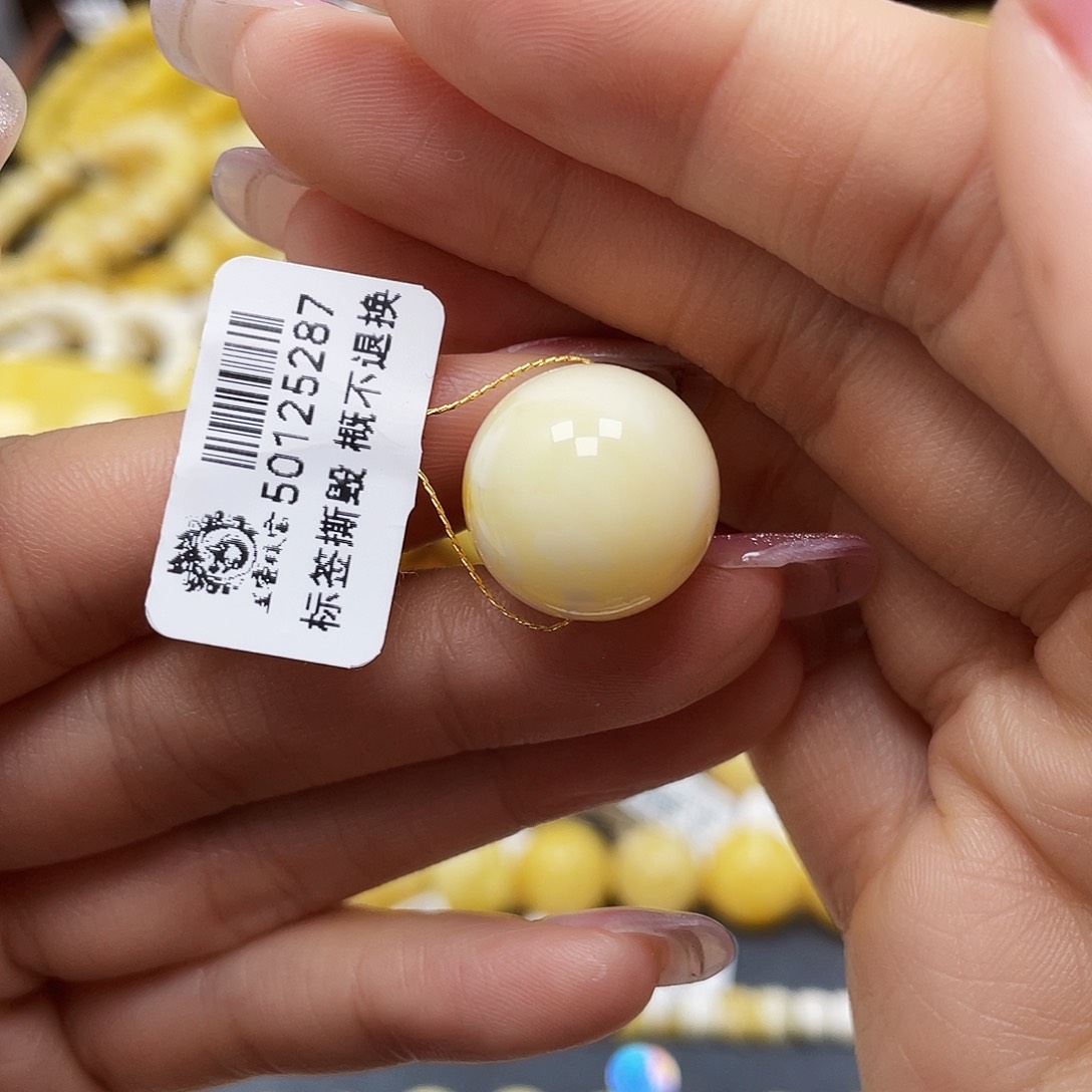 蜜蜡裸石未镶嵌沁色圆珠16.4mm