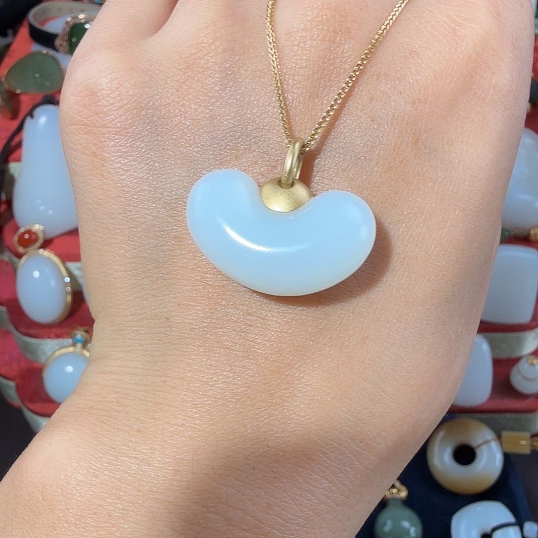 和田玉18K金镶嵌颈饰