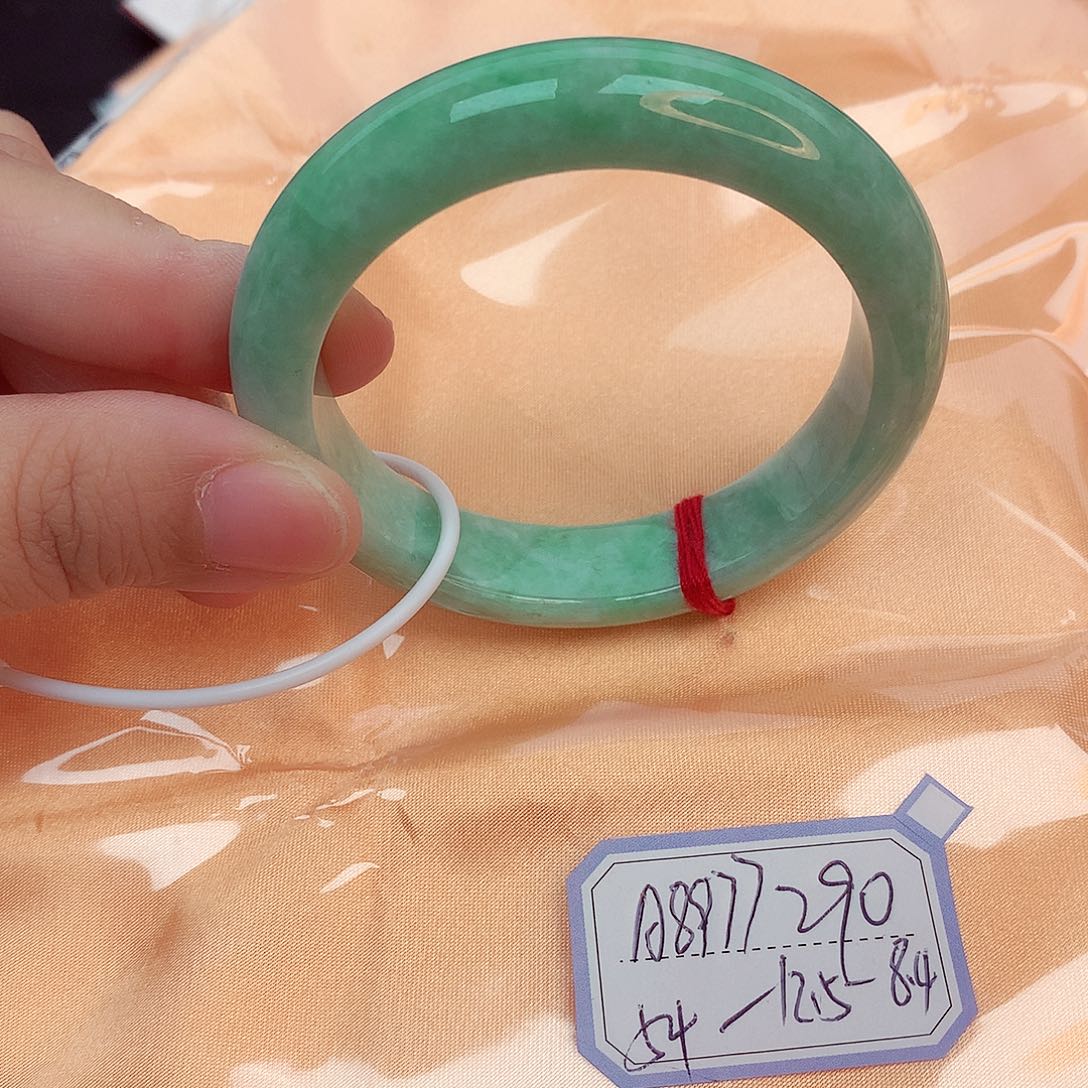 翡翠手镯未镶嵌天然缅甸翡翠A货