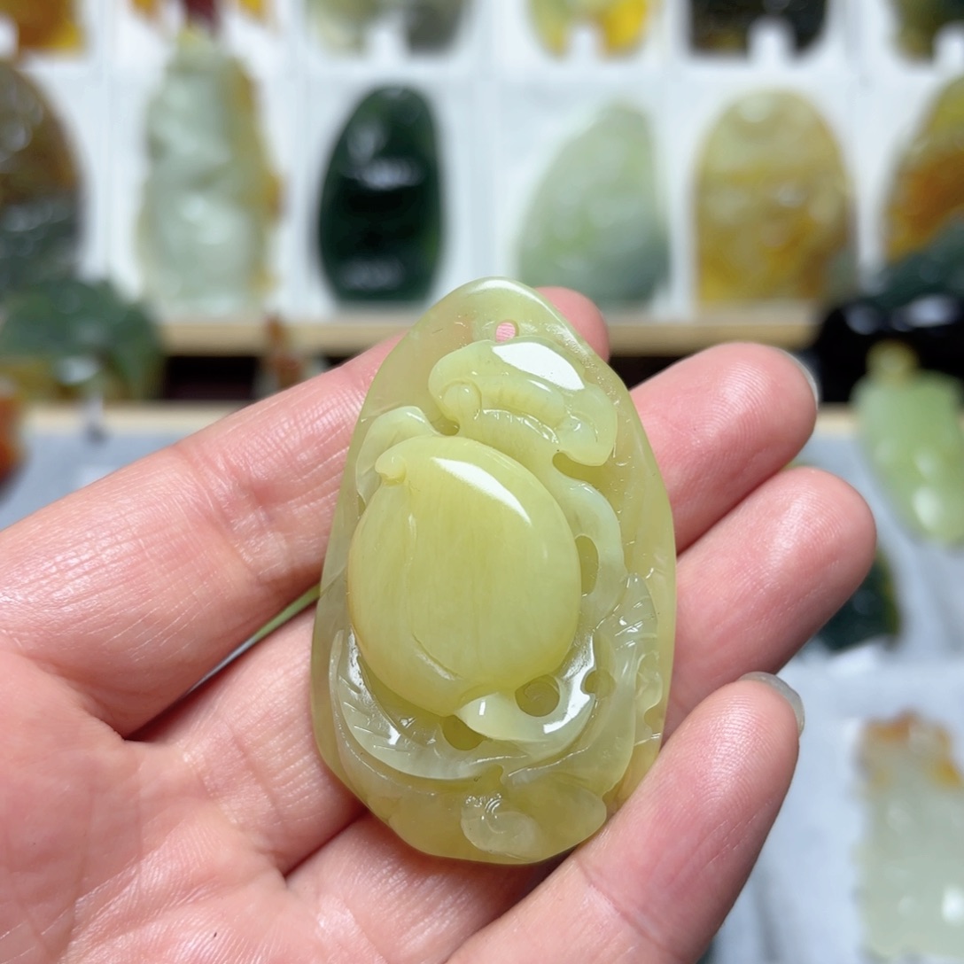 蛇纹石玉吊坠(不含链)未镶嵌