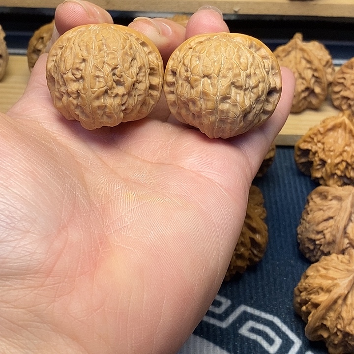 京***哥核桃37乾隆磨浮力核桃