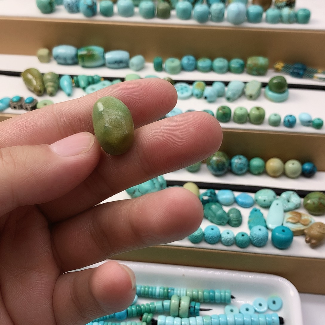 绿松石未镶嵌挂件