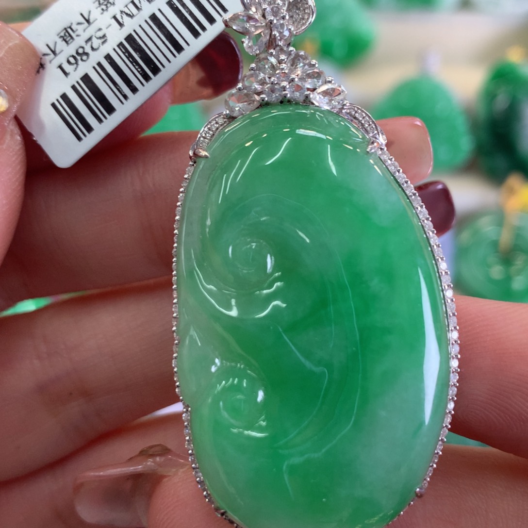 翡翠吊坠(不含链)18K金镶嵌