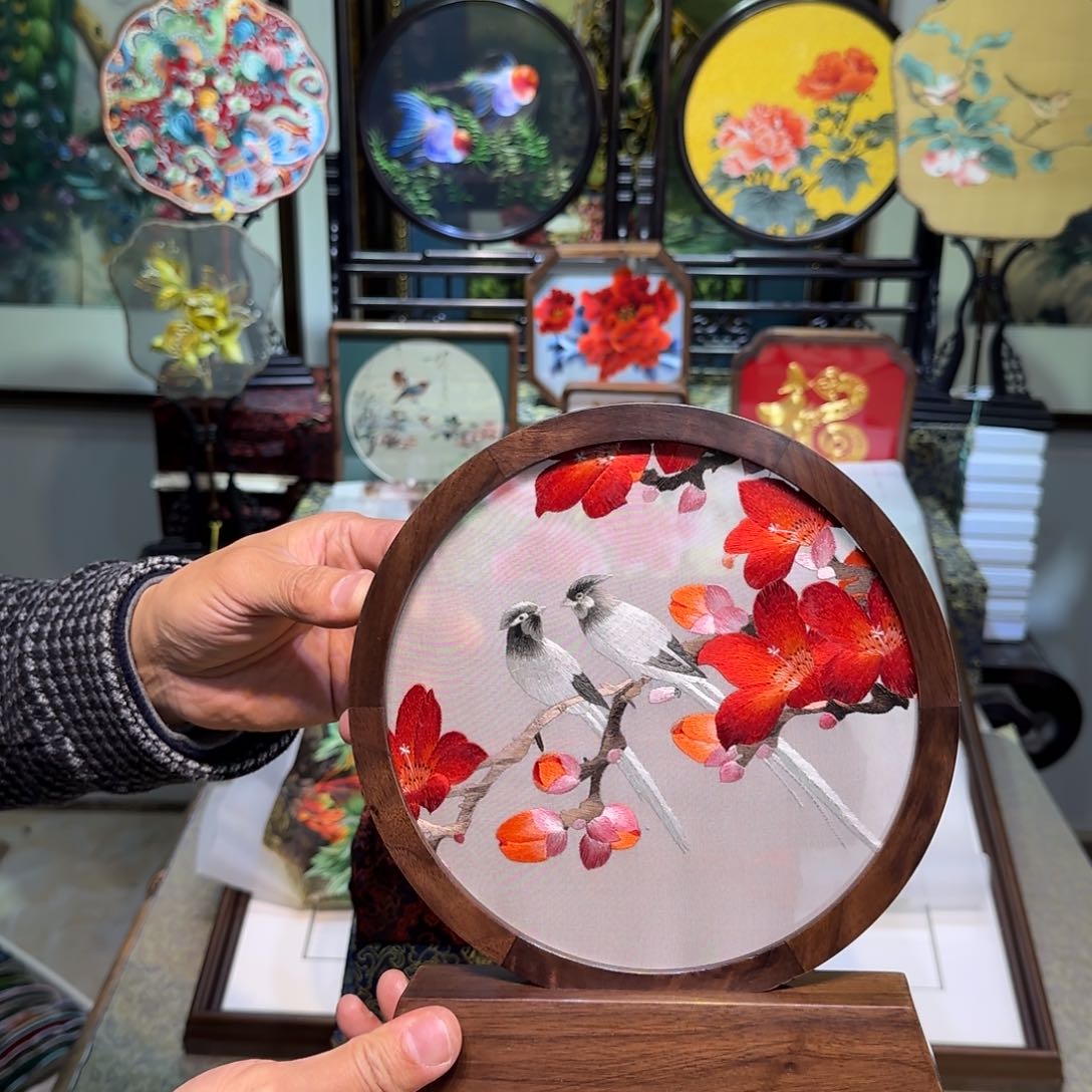 刺绣刺绣工艺精湛