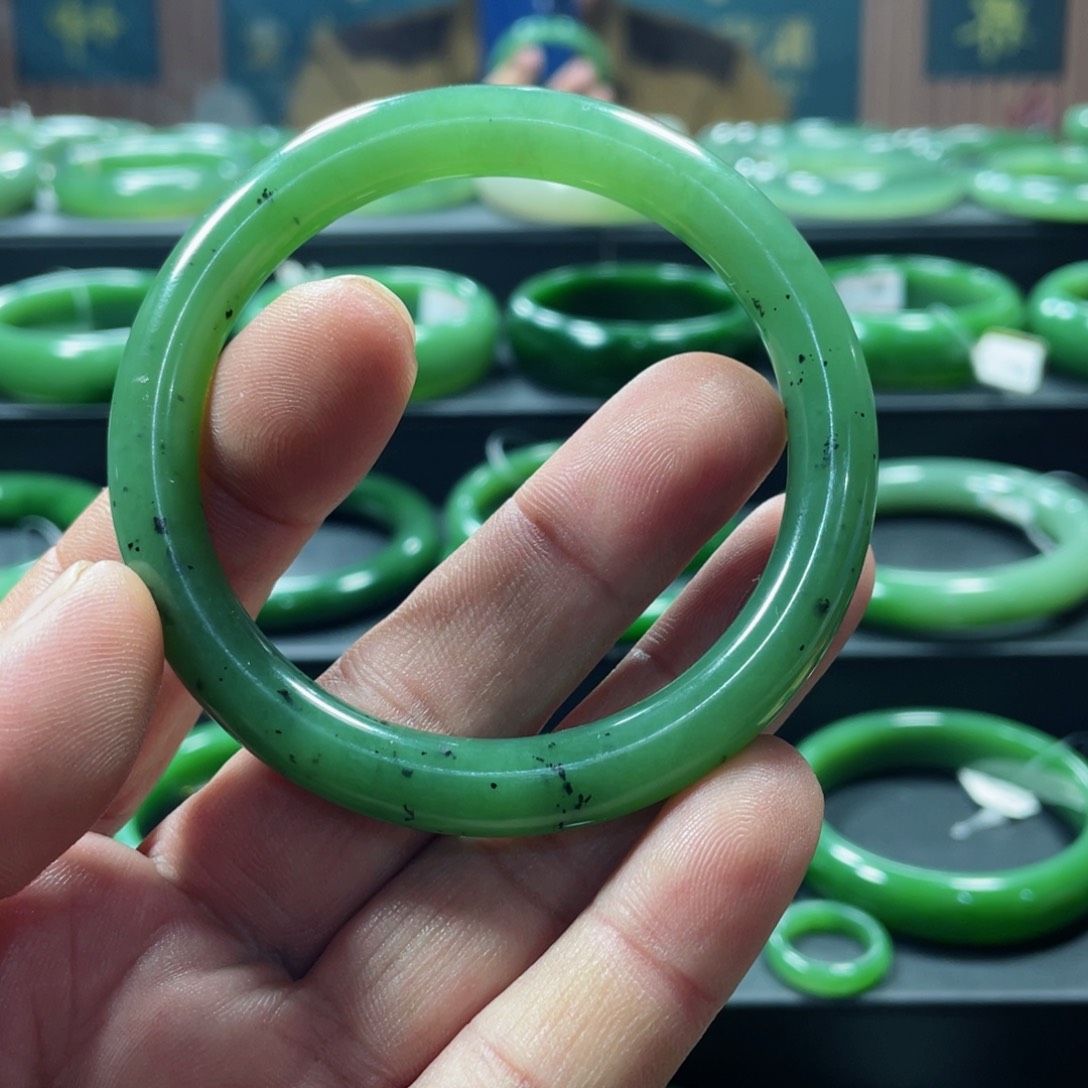 和田玉（碧玉）手镯未镶嵌