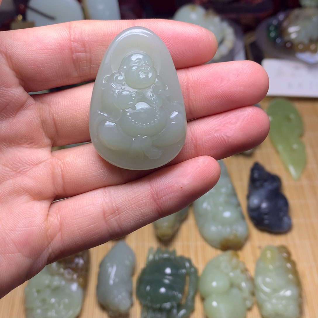 鸿***5和田玉未镶嵌挂件