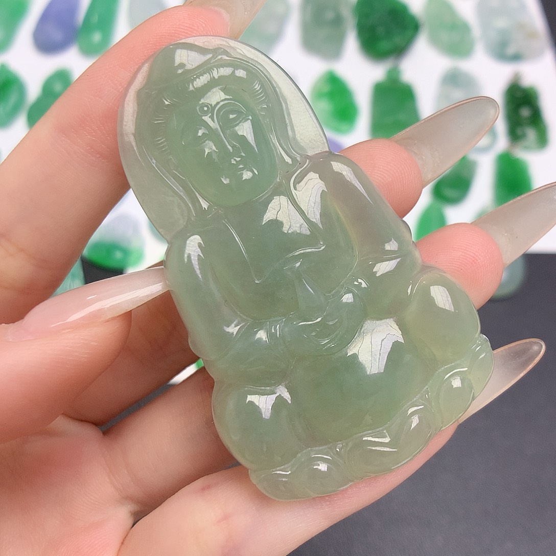 翡翠未镶嵌颈饰观音