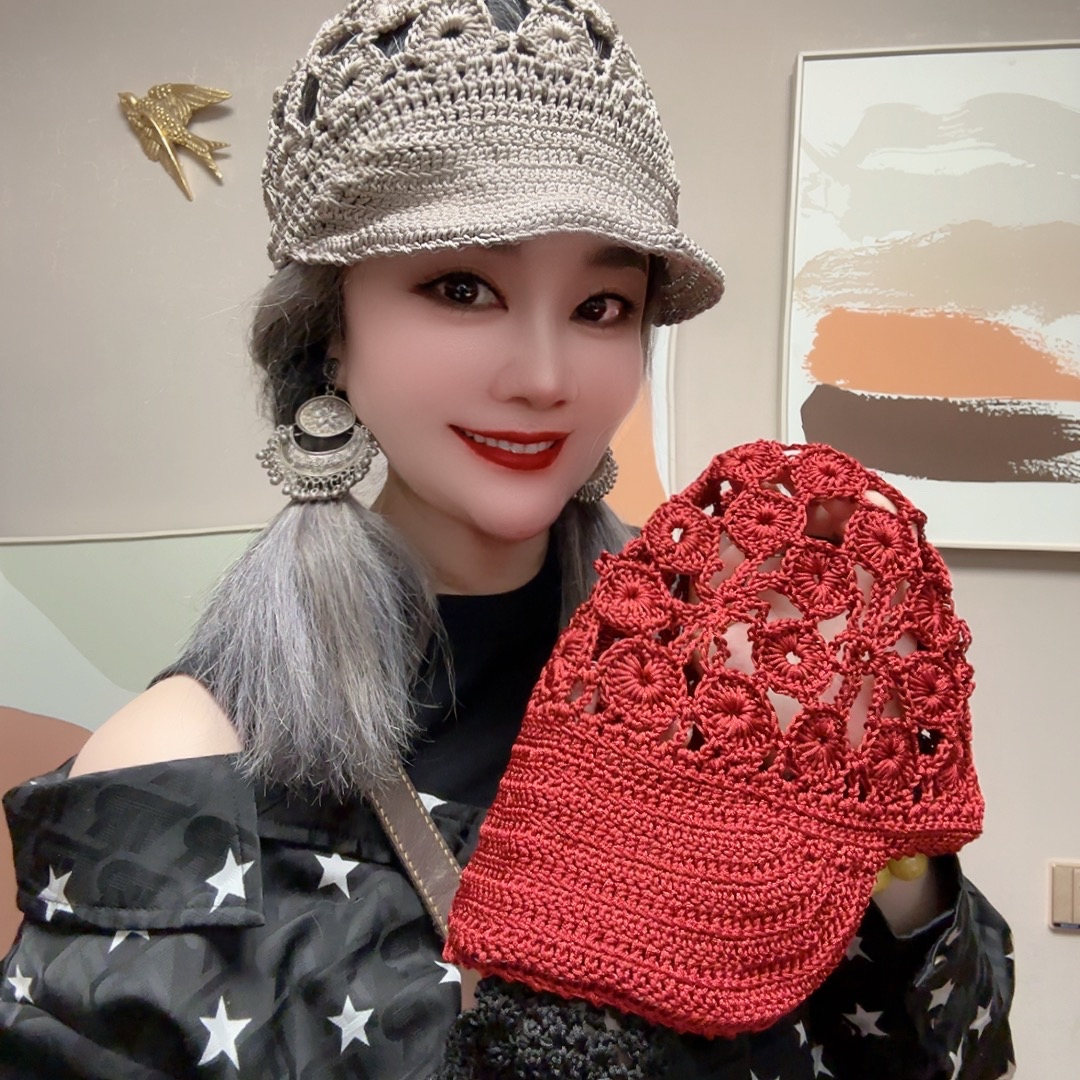 小梅花镂空鸭舌帽