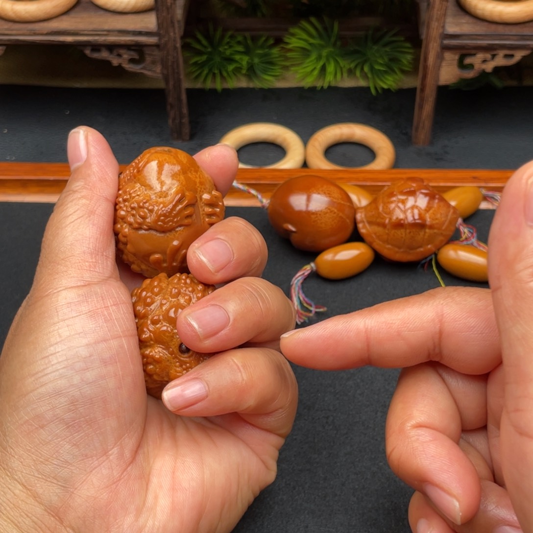 橄榄核吊坠金蟾一对