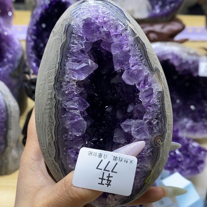 未镶嵌紫晶大型摆件（非配饰）梵**?