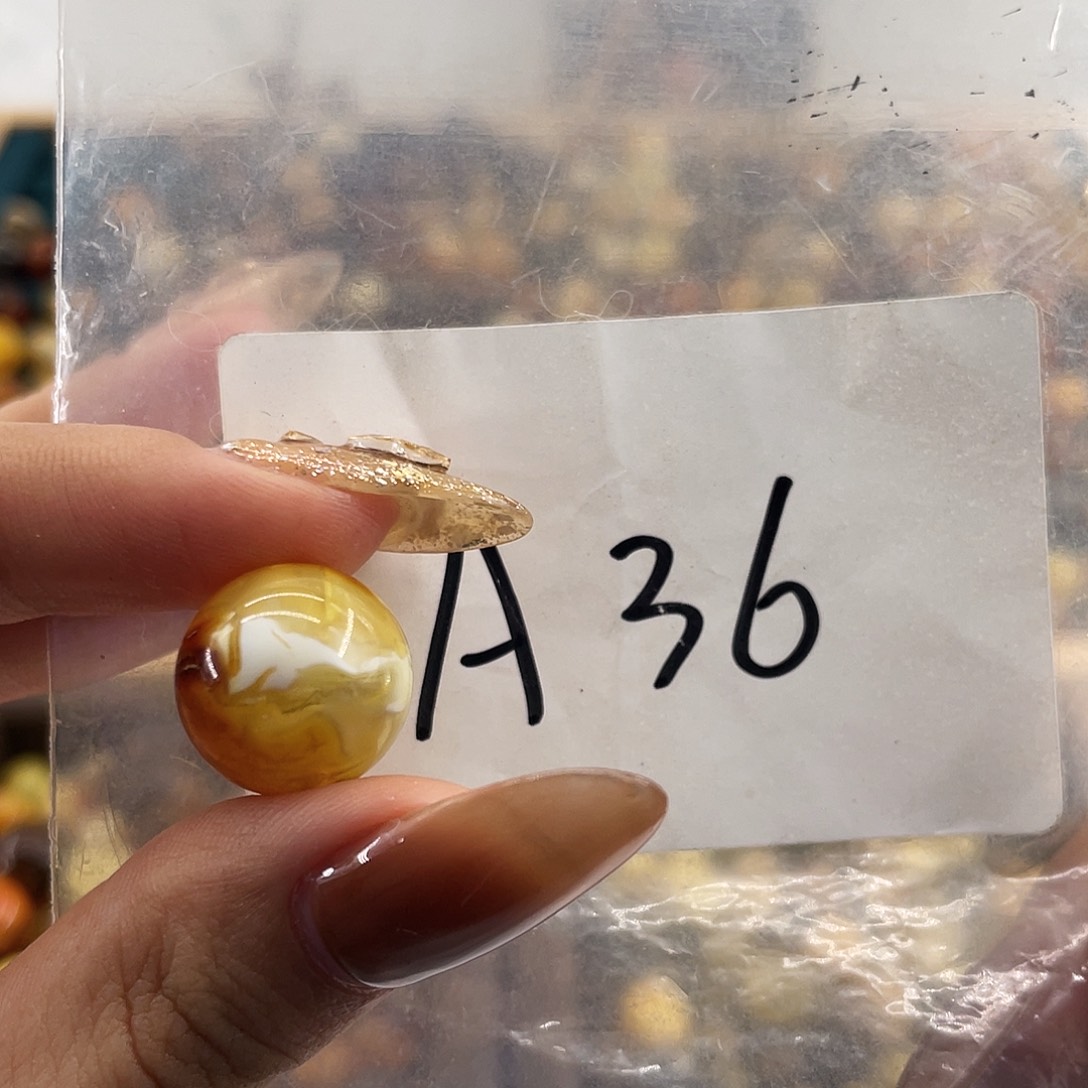 琥珀未镶嵌裸石15福利