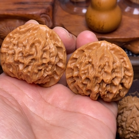 文玩核桃把件龙鳞45