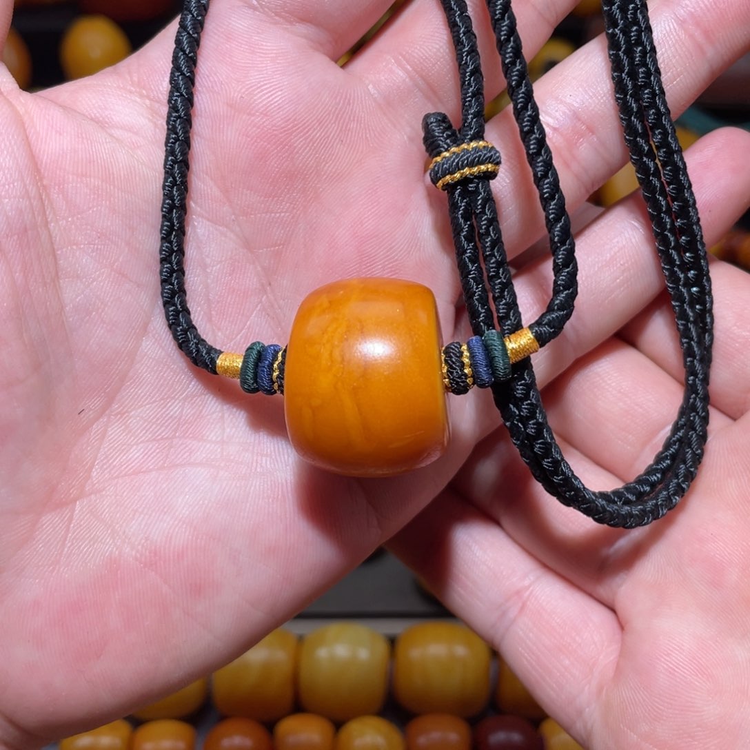 琥珀未镶嵌裸石马蹄