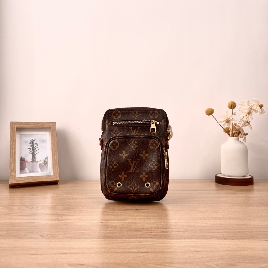 95新 LouisVuitton/路易威登 Utility手机包/单肩包/3440