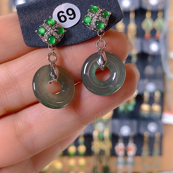 夏***荷翡翠未镶嵌耳饰翡翠