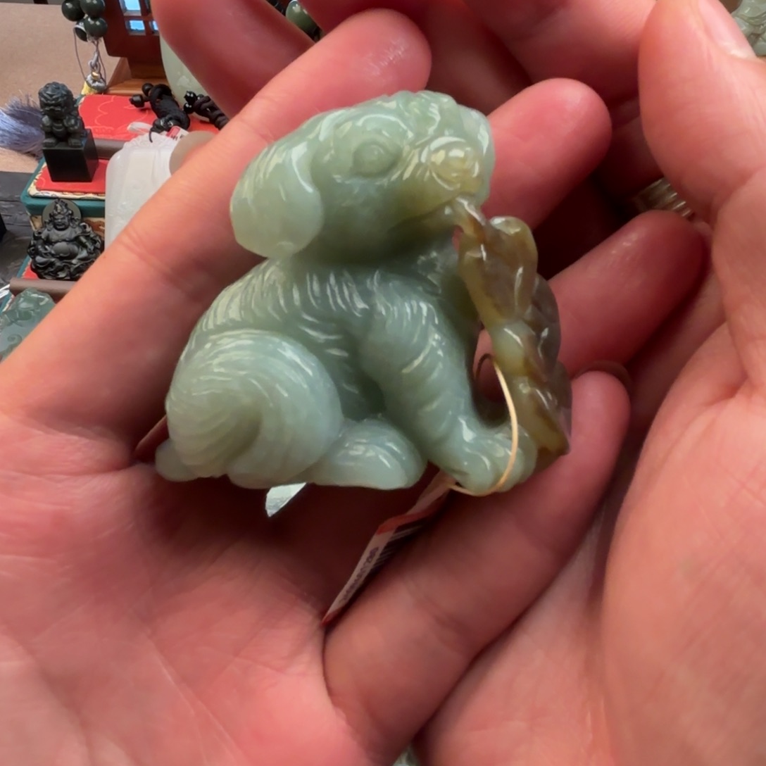 和田玉颈饰未镶嵌自*飞