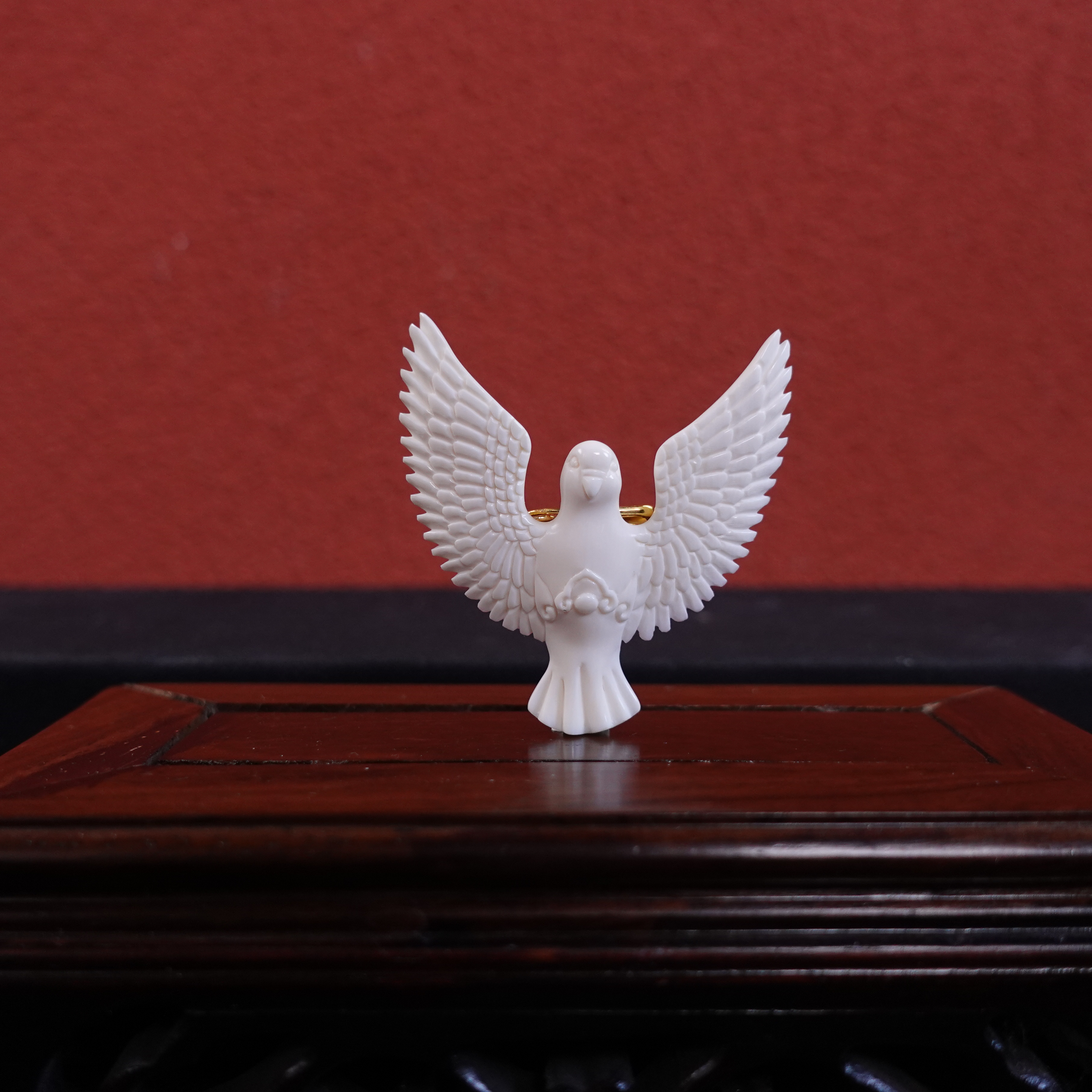 郭辰(省大) 猛犸牙和平鸽胸针 Y1330