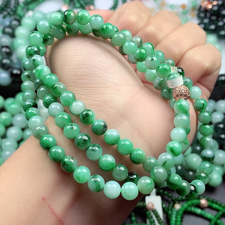 翡翠颈饰未镶嵌项链