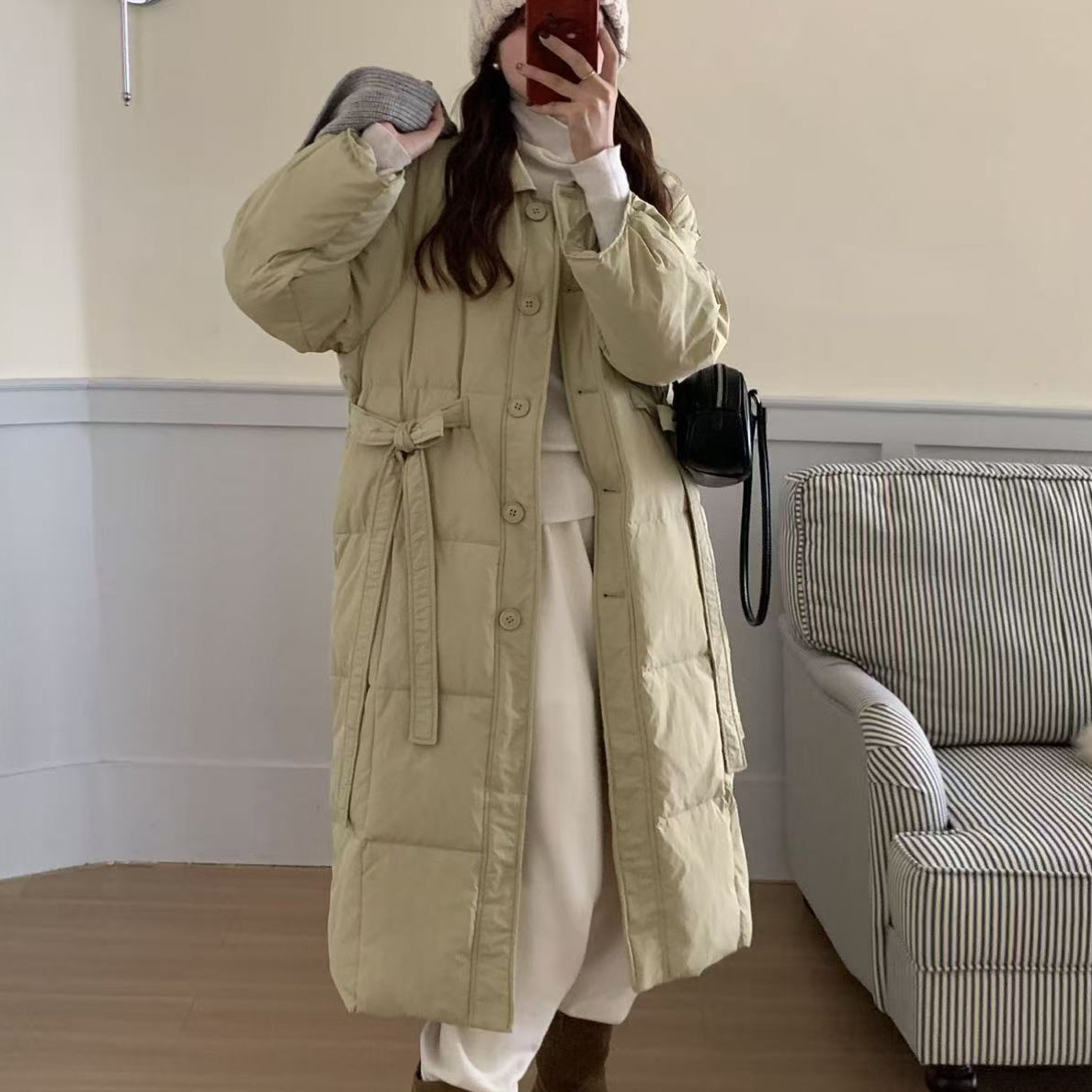 [易小慧]韩系蝴蝶结收腰带毛领白鸭绒长款保暖羽绒服