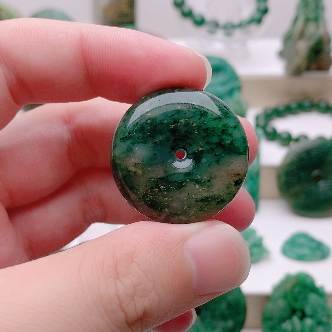 独山玉未镶嵌吊坠