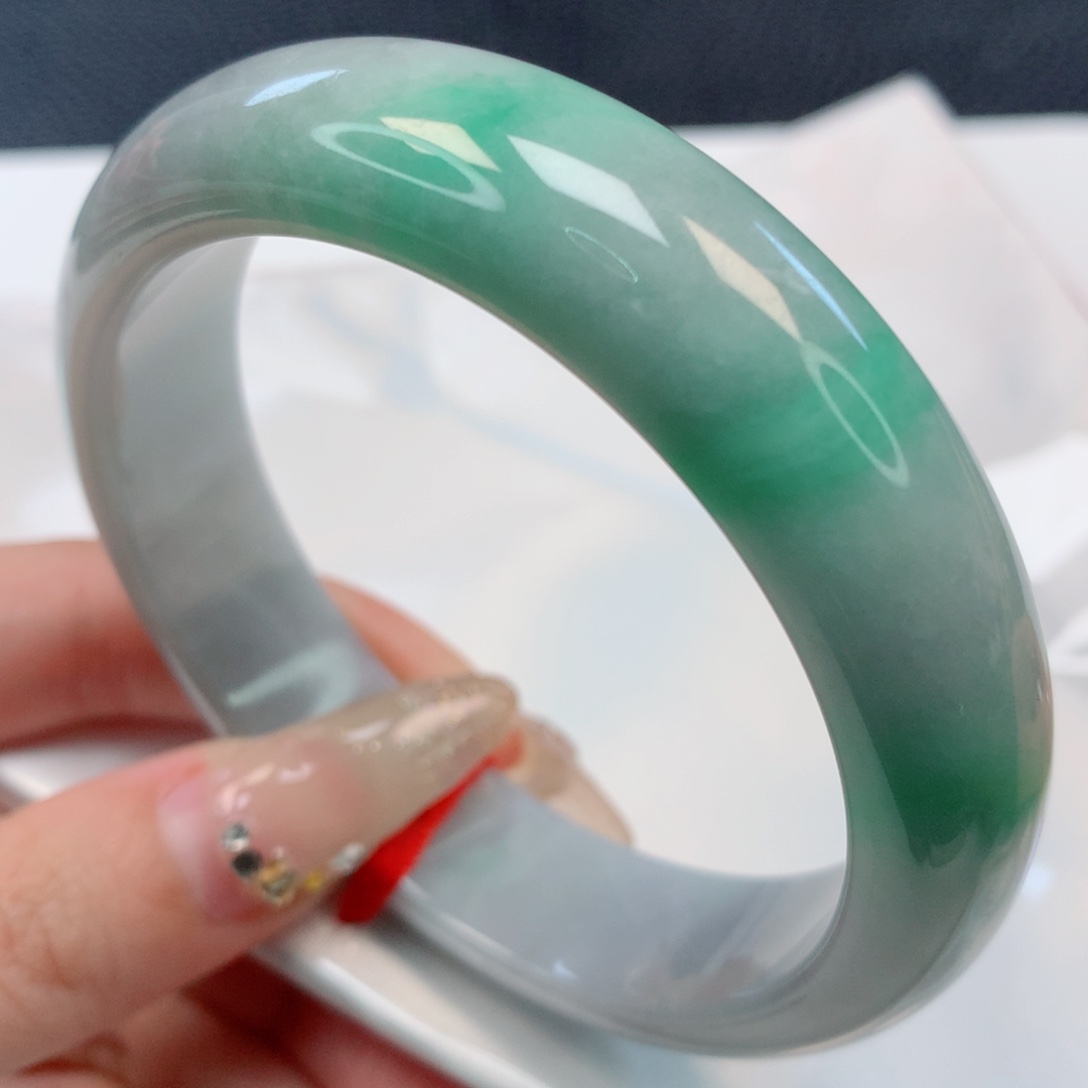【闪购商品】翡翠手镯未镶嵌61圈