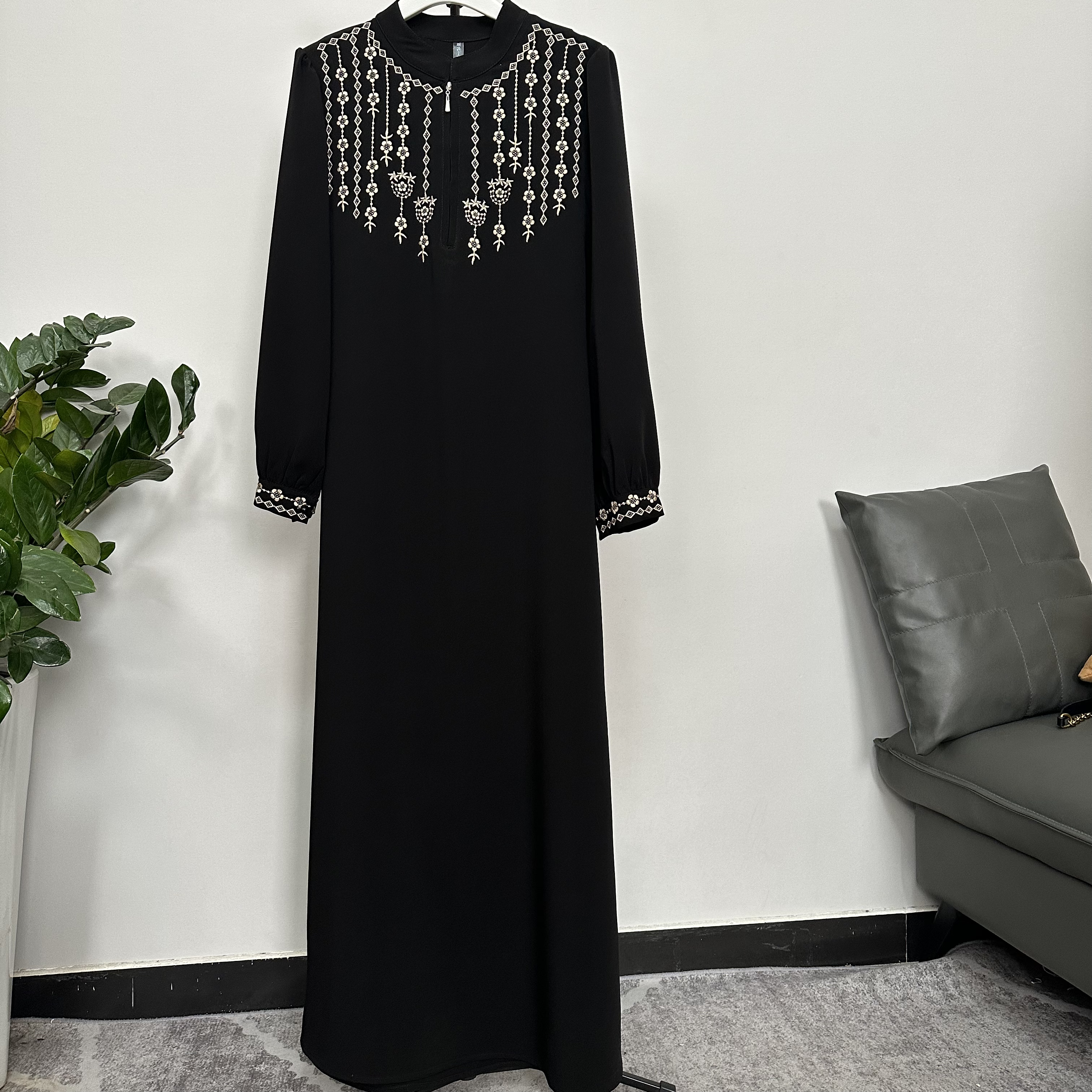 重工刺绣套头长袍（裙长1.3米）