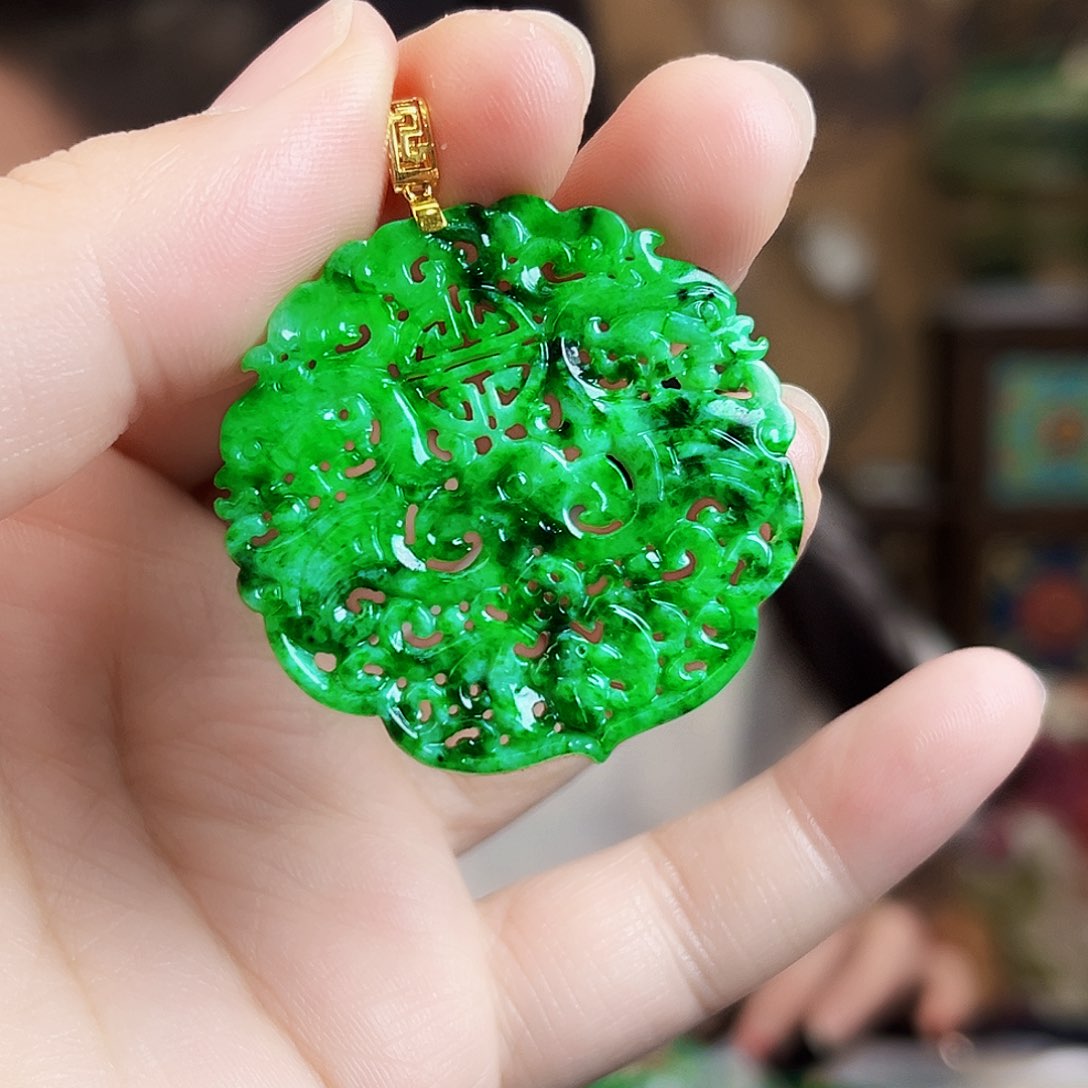 翡翠18K金镶嵌颈饰多样性