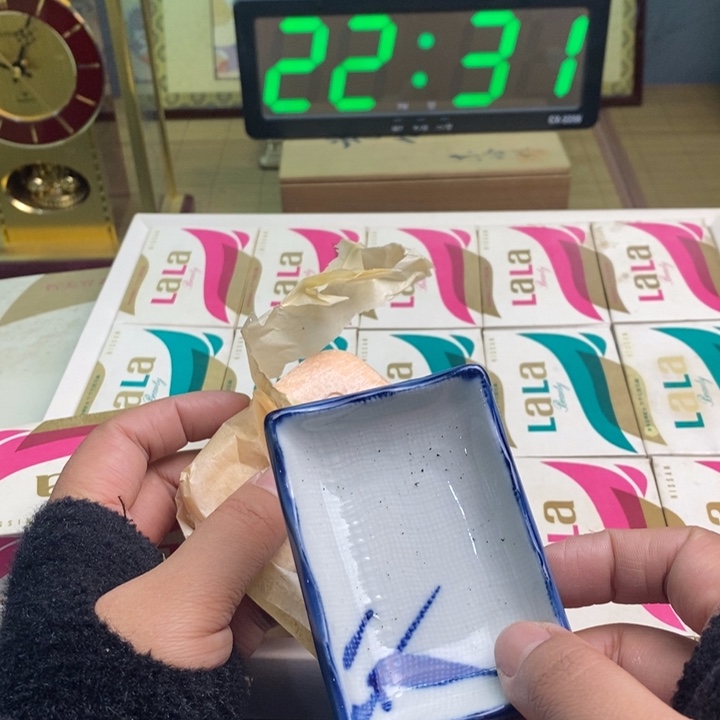 摆件有瑕疵有瑕疵