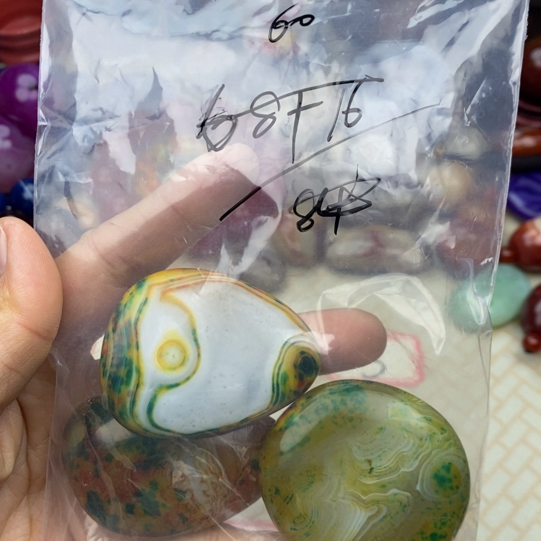 飝***玛瑙/玉髓未镶嵌颈饰