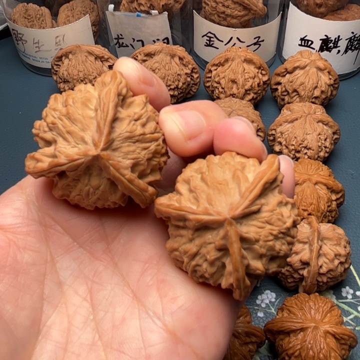 文玩核桃吊坠39盘山三棱