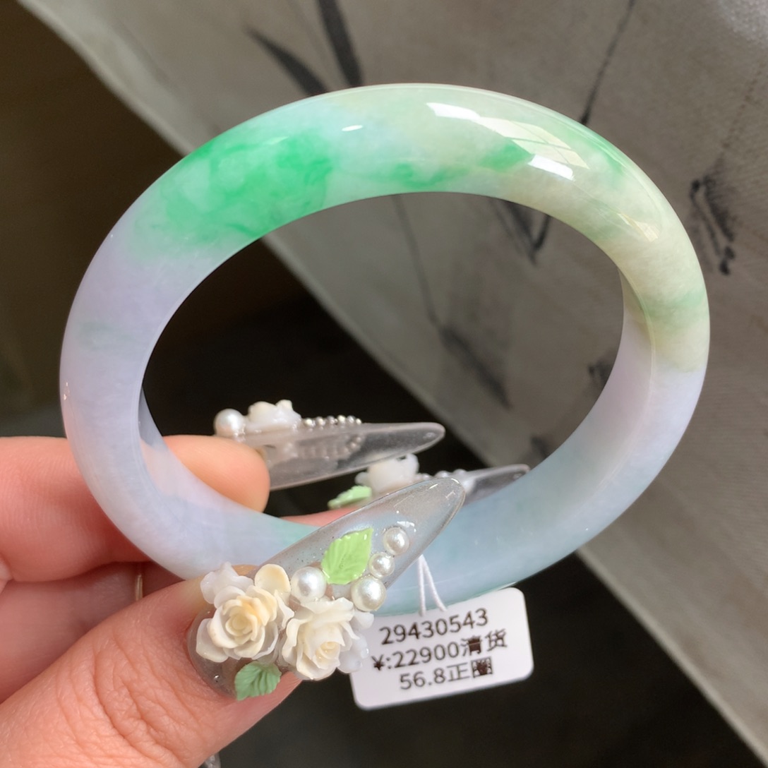 翡翠手镯未镶嵌特色飘花正圈