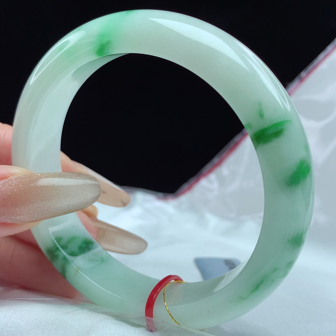 翡翠手镯未镶嵌54圈4161