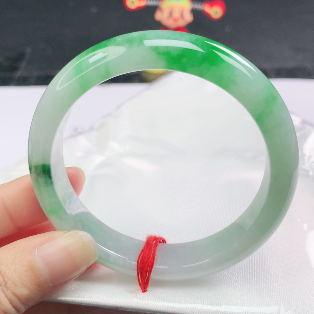 翡翠未镶嵌手镯正