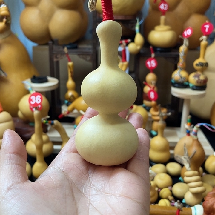 邯***心葫芦丝老师在讲台前讲故事