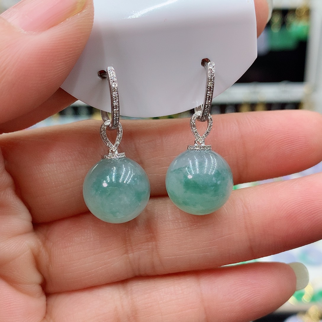 翡翠耳饰18K金镶嵌的