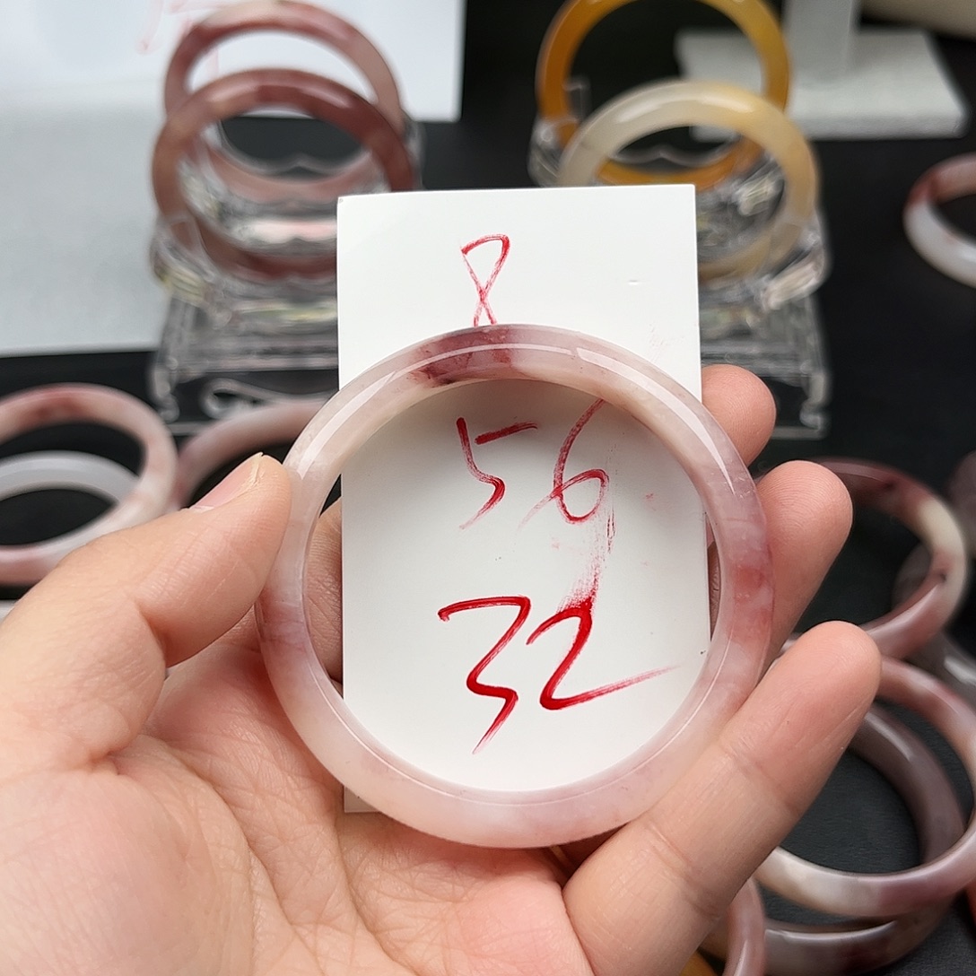 石英质玉未镶嵌手镯8