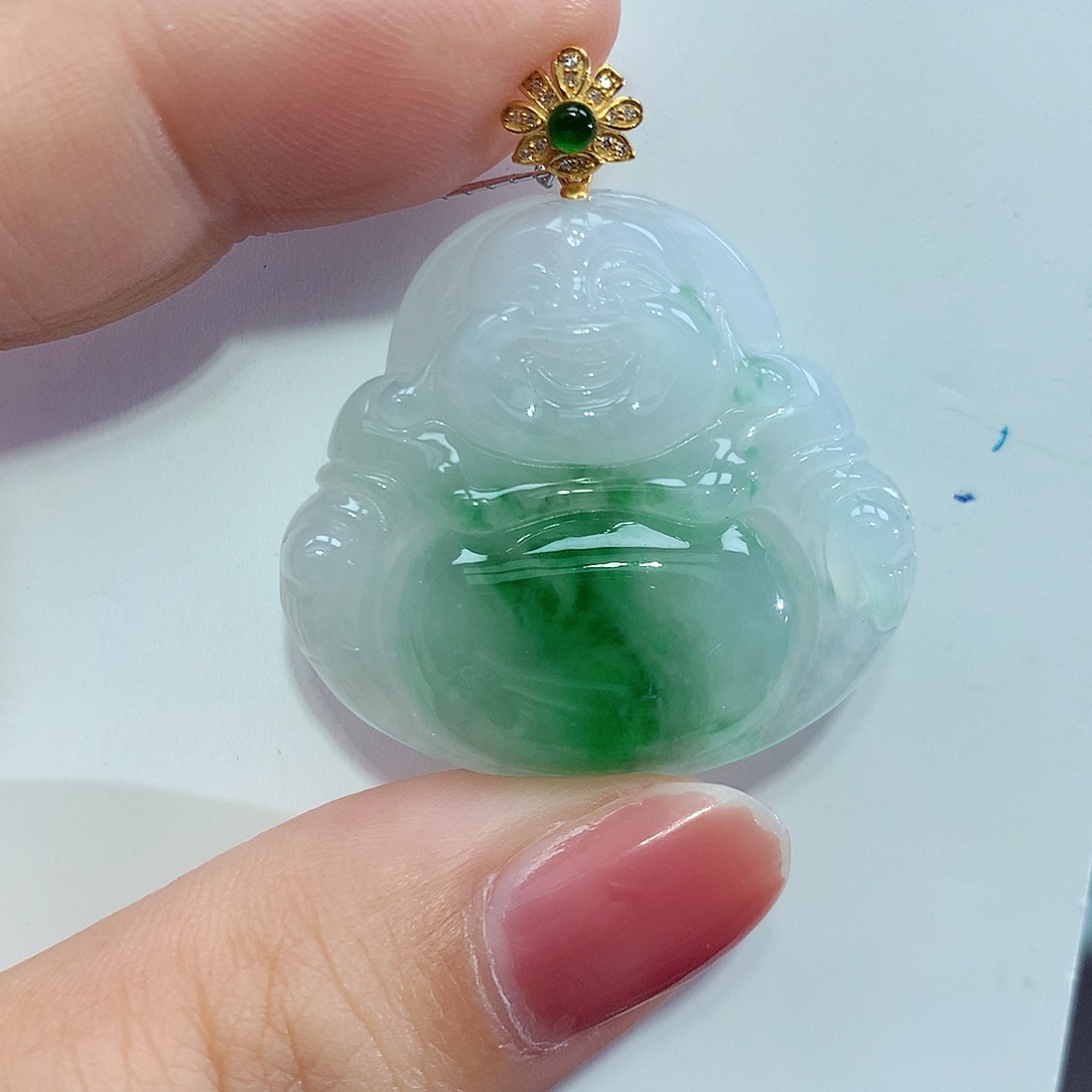 翡翠18K金镶嵌颈饰佛