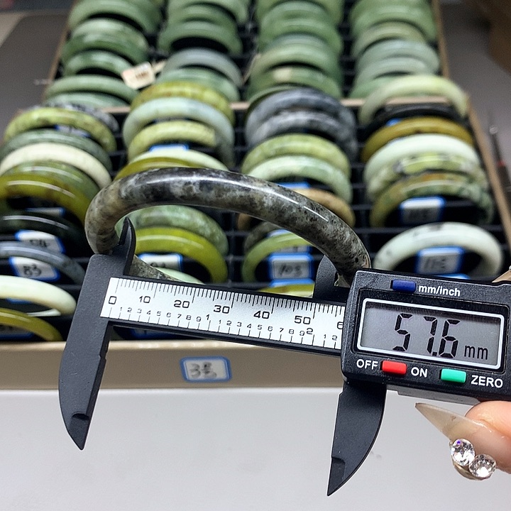 未镶嵌蛇纹石玉手镯102