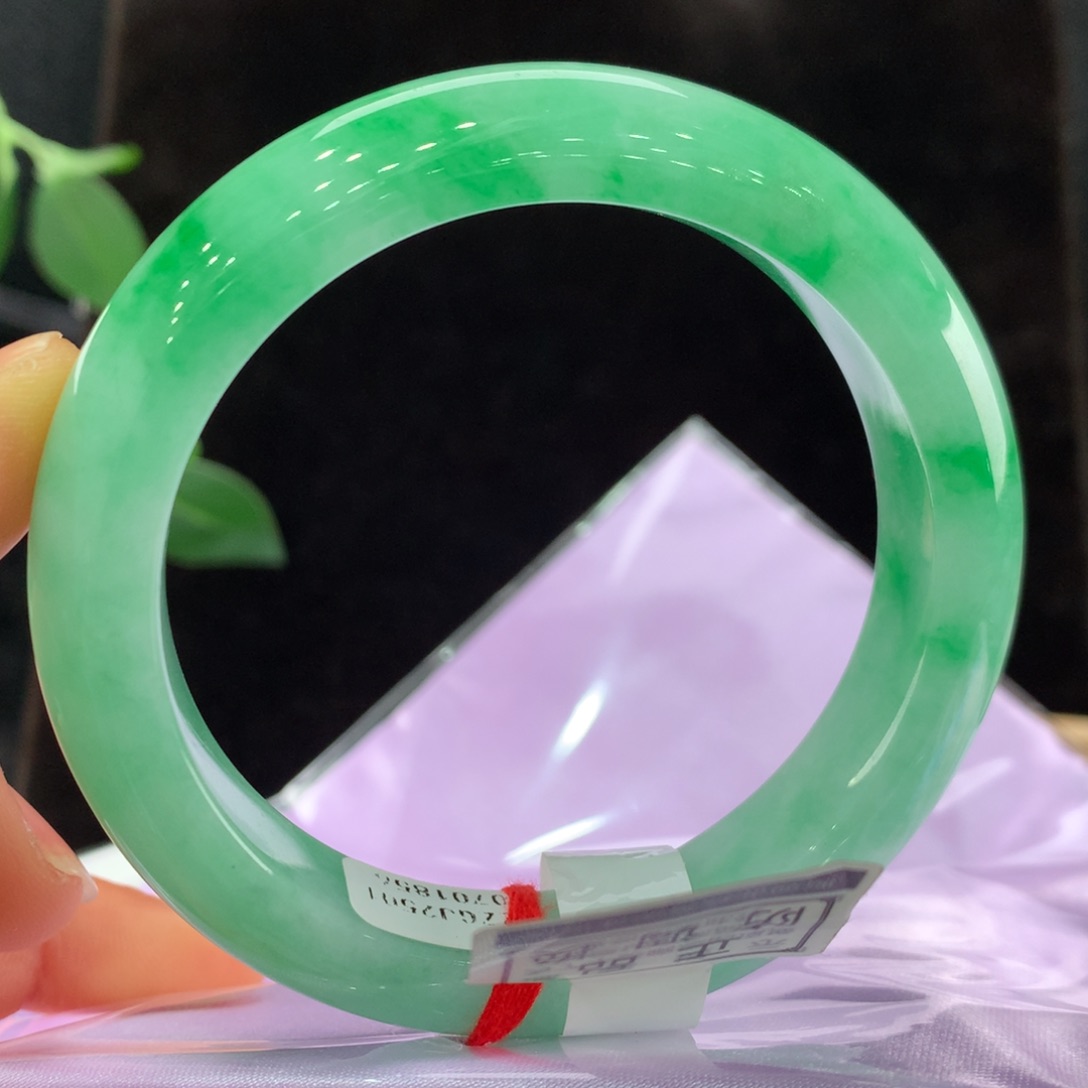 翡翠手镯未镶嵌微瑕1856