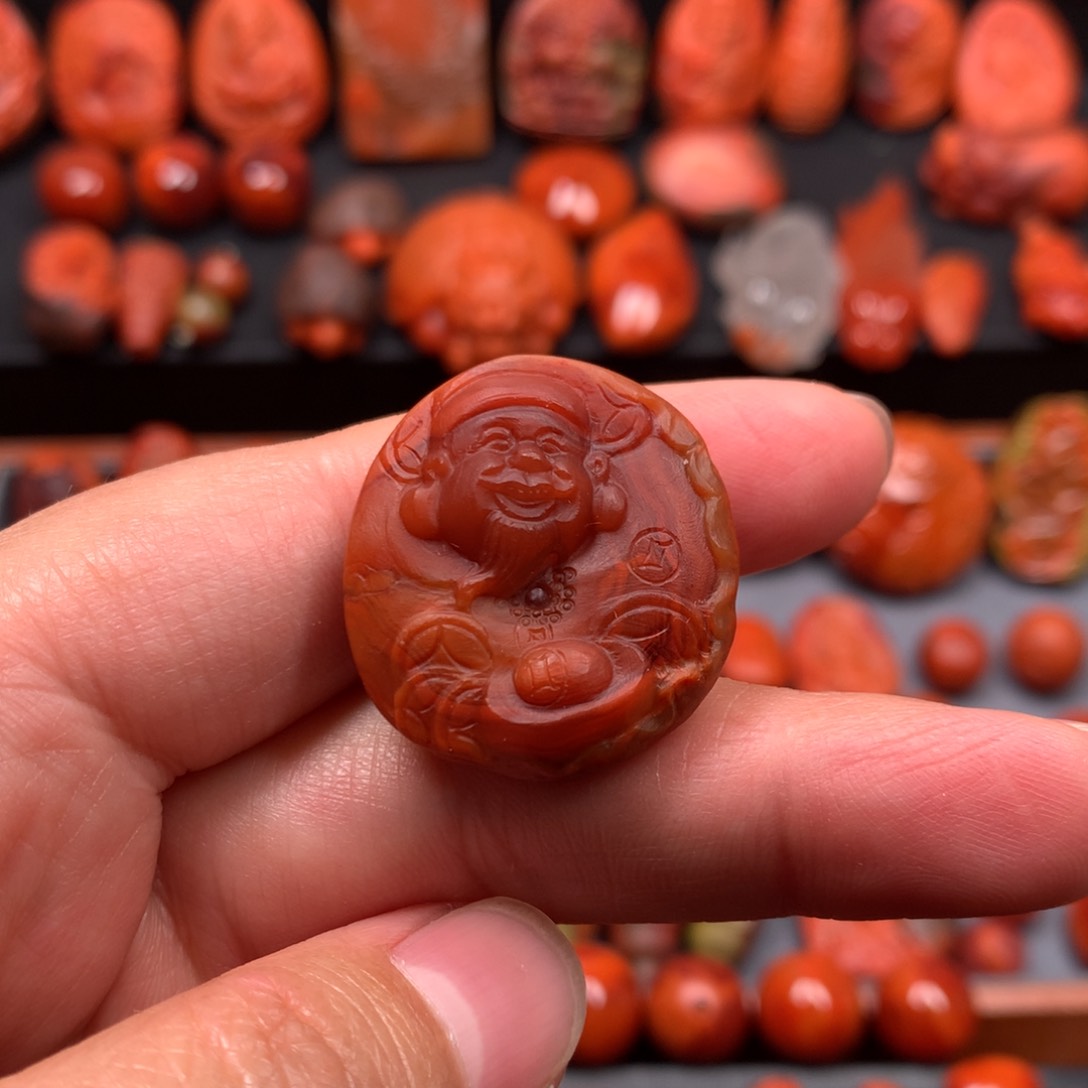 南红玛瑙吊坠未镶嵌