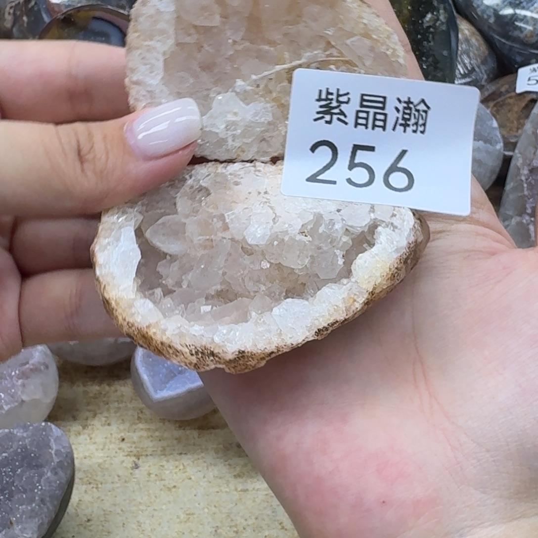 未镶嵌水晶大型摆件（非配饰）